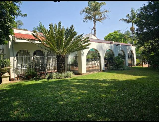 9 BEDROOM HOUSE FOR SALE IN MUCKLENEUK